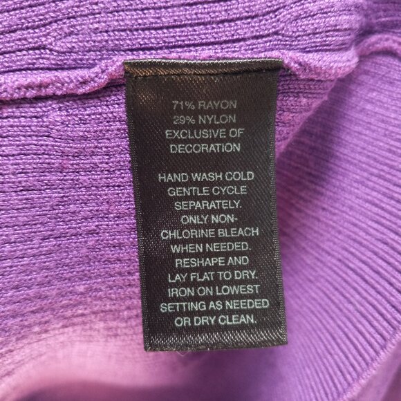 White House Black Market Purple Flower Applique Design 60s look Sweater T-384 LG - Picture 11 of 12